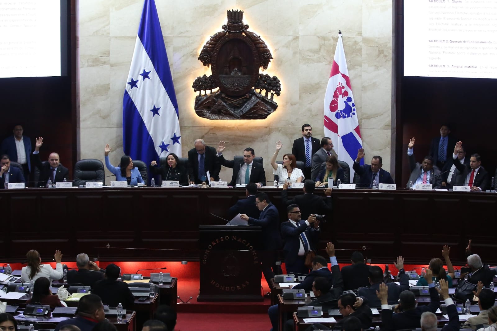 Congreso Nacional aprobaría cadena perpetua para asesinos de policías y jueces