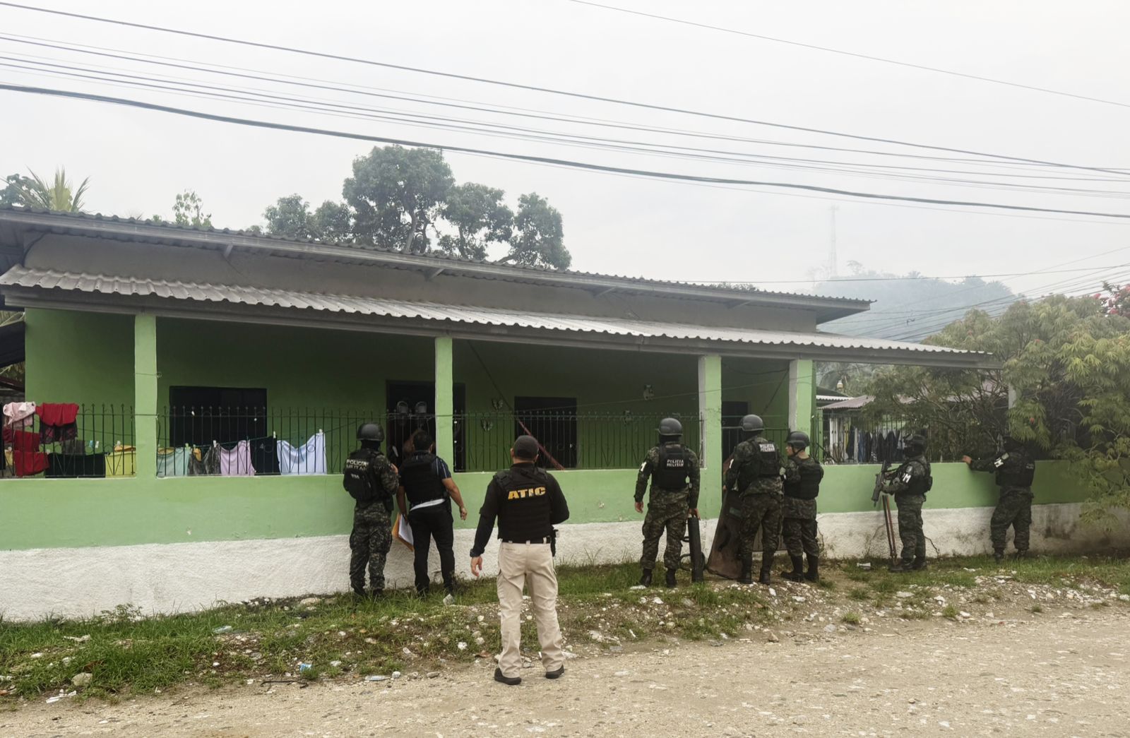 Realizan 13 allanamientos en Choloma para frenar homicidios, drogas y armas