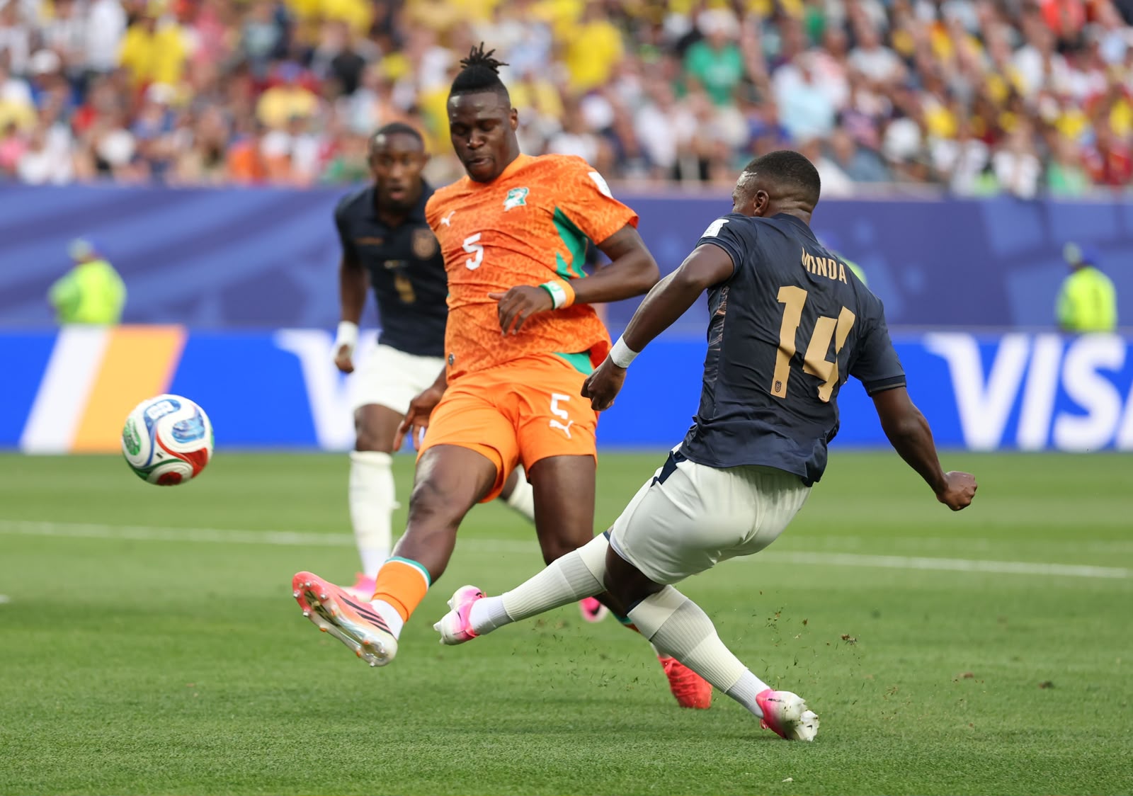 Costa de Marfil golpea sobre la hora y vence a Ecuador en su debut mundialista