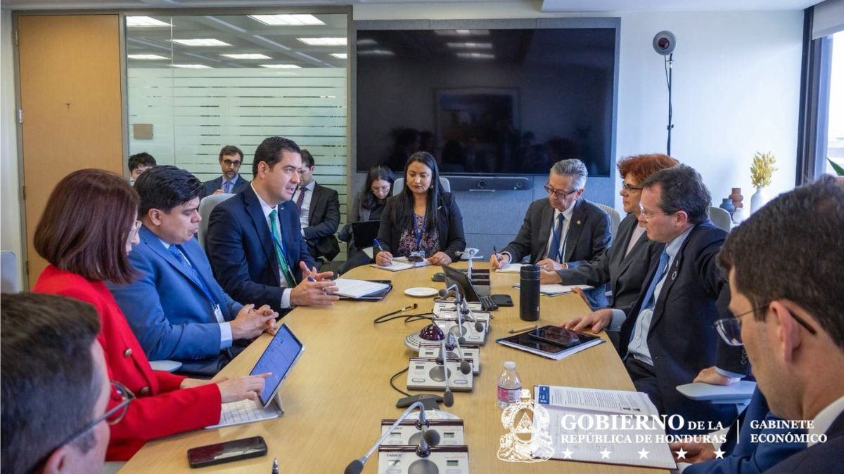 Acuerdo con el FMI impulsa confianza, pero persisten retos económicos
