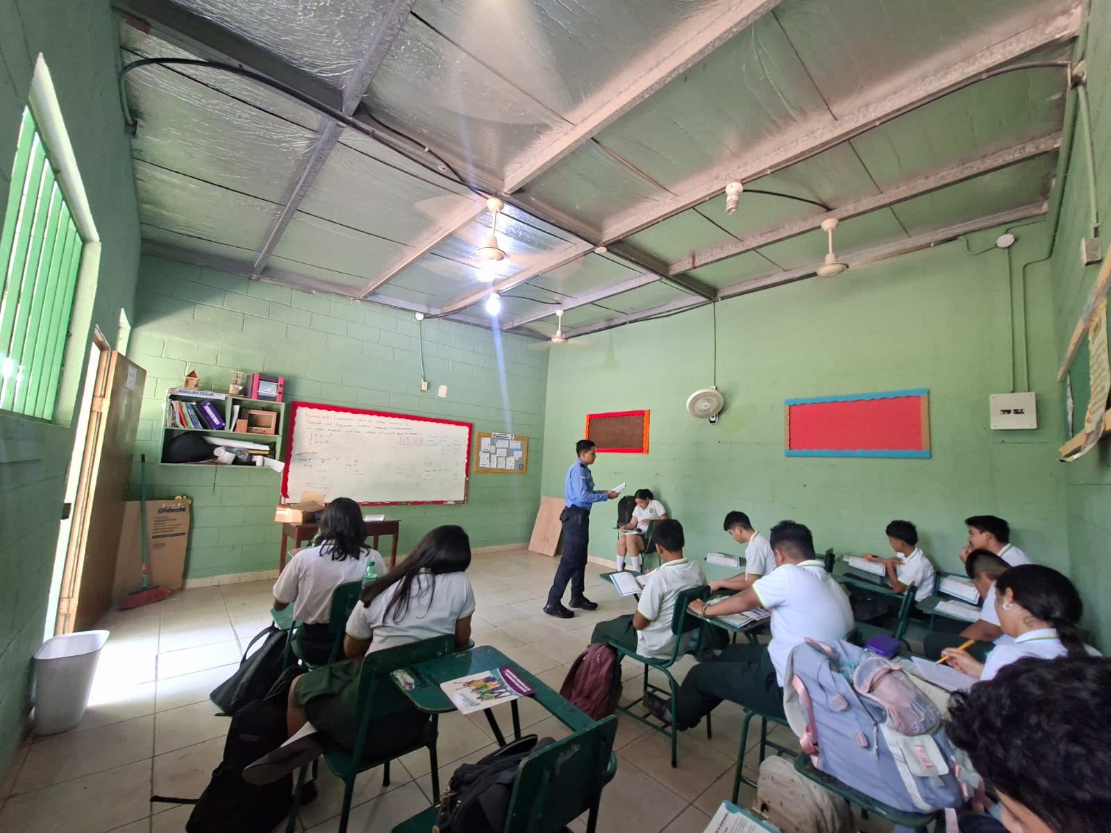 Policía Escolar realiza capacitaciones a alumnos para la prevención de violencia