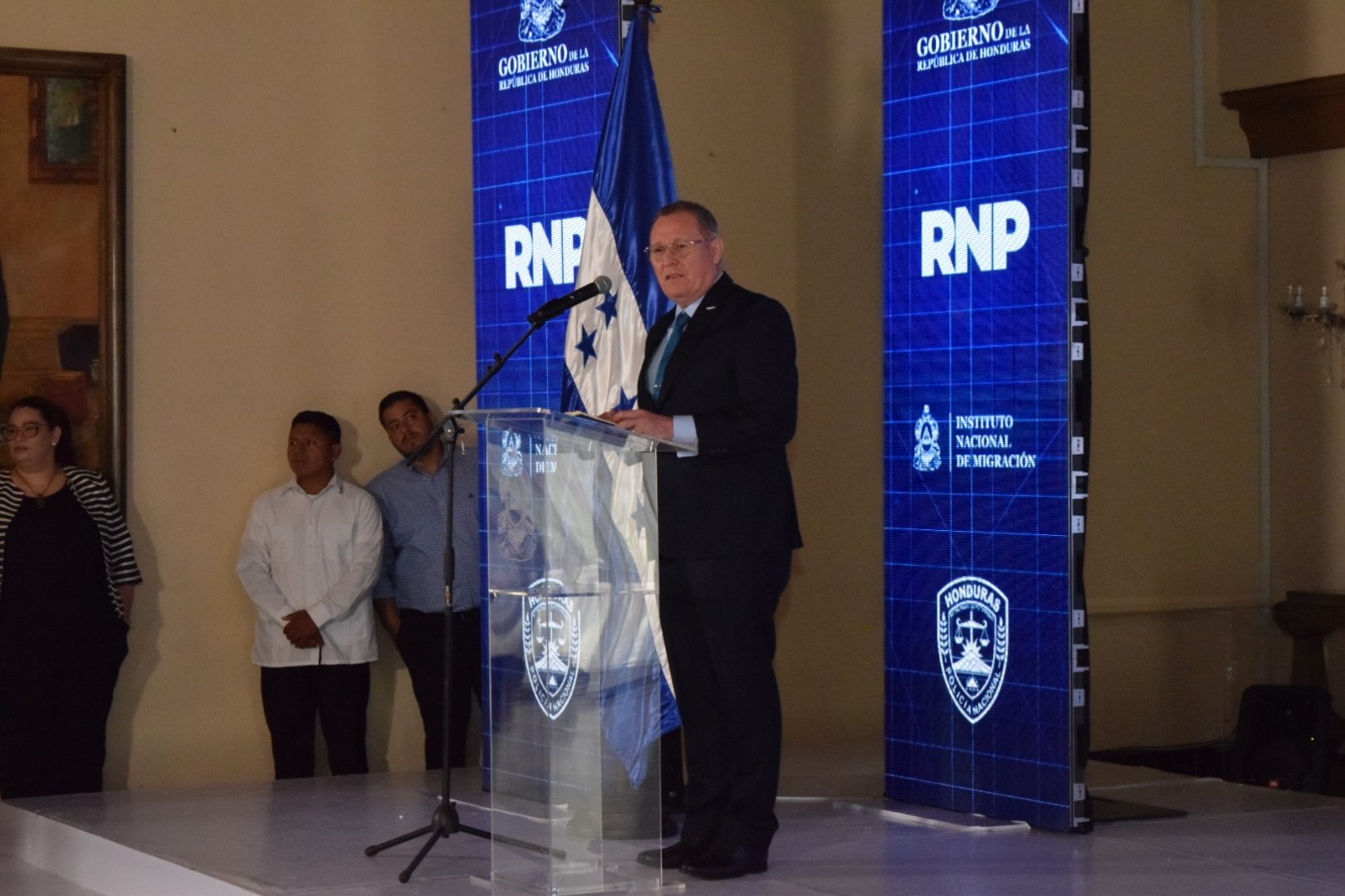 Minsitro de Seguridad Gerson Velasquez.jpg