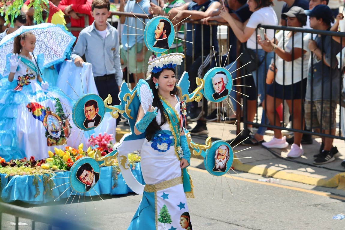Desfile-15-de-septiembre-3.jpg