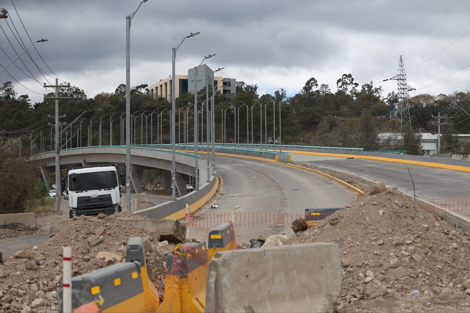 Especialistas aclaran función del poliestireno en el puente Papa Francisco