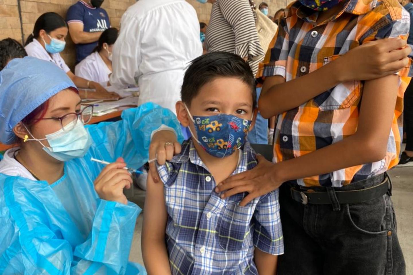 Salud urge a padres vacunar a sus hijos por riesgo de sarampión