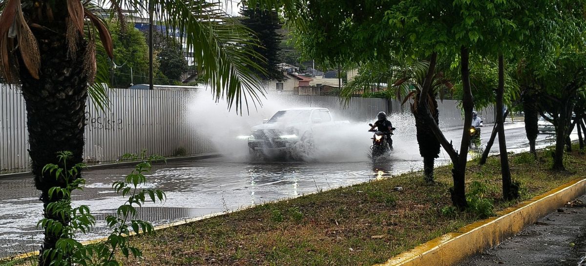 Emilio Flores Lluvias en Honduras