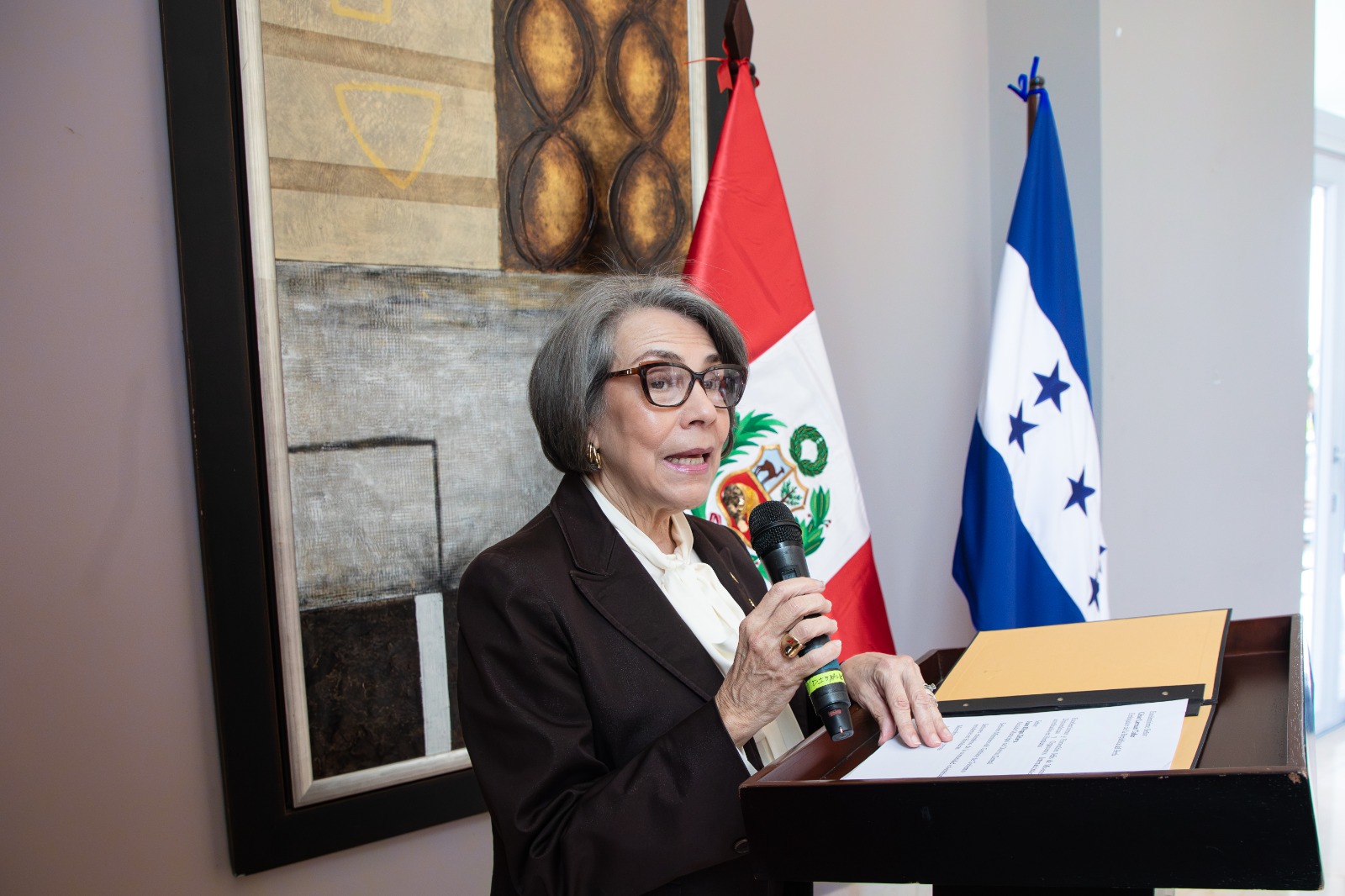 La canciller Aguero, expreó que se trabajará para fortalecer la relacion diplomática con Perú.