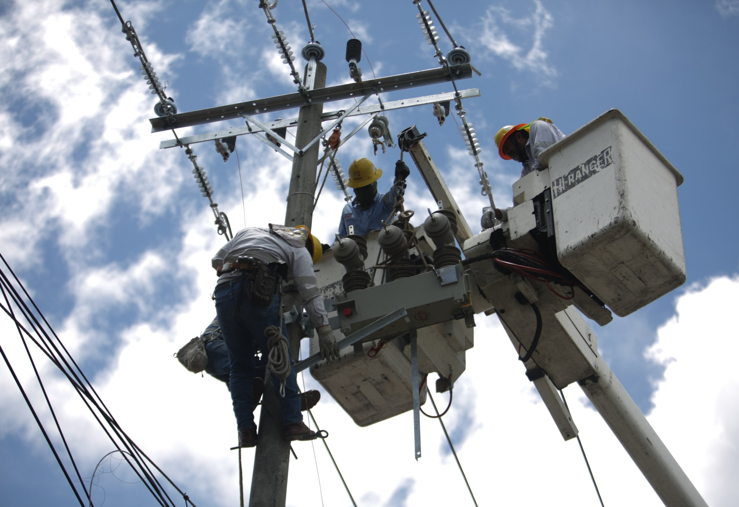 Los mantenimientos de energía se realizan con el fin de mejorar la calidad del servicio de energía eléctrica