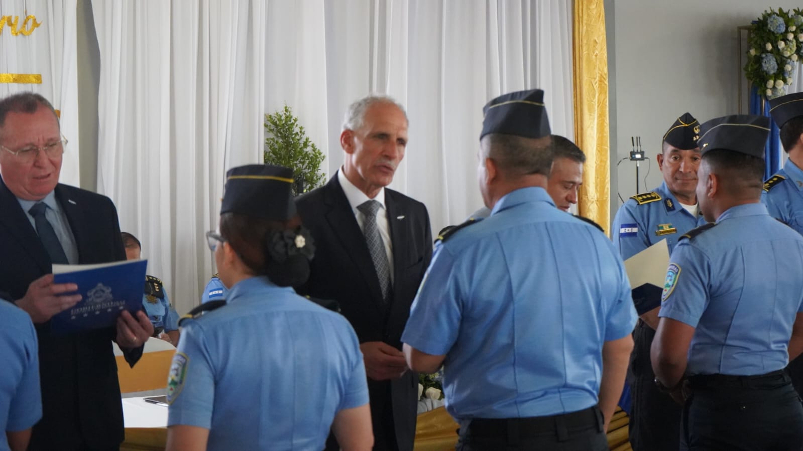 Seguridad conmemora 28 años de servicio y reconoce labor de su personal