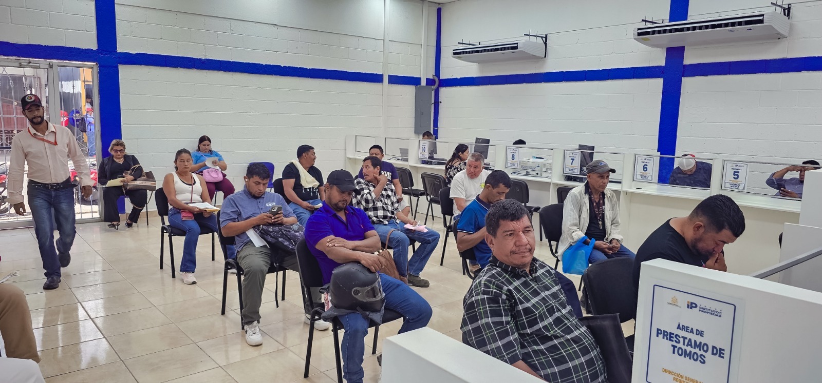 El nuevo sistema de turnos busca agilizar la atención y reducir las filas de usuarios en la oficina regional del IP.