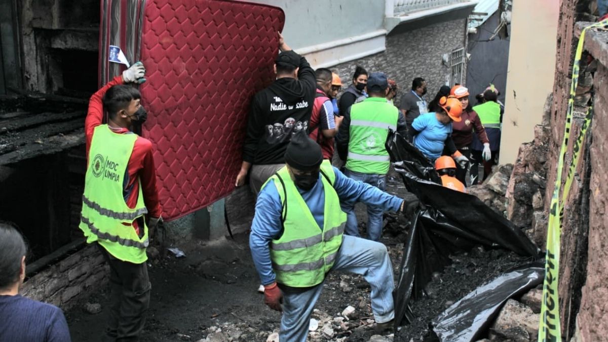 Auxiliarán a más de 50 damnificados tras incendio en la Colonia San Martín