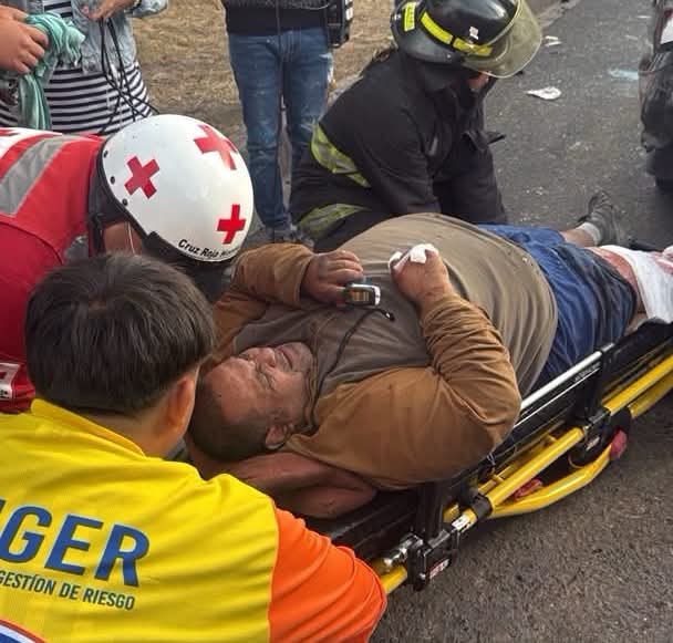 Reinaldo Sánchez, conductor de bus escolar, resulta herido tras accidente en el Anillo Periférico