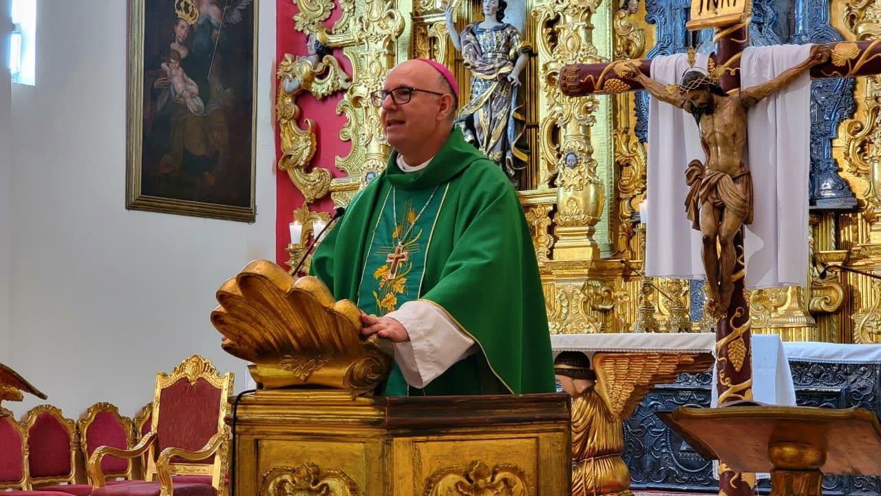 Monseñor Nácher:"Apartar a Dios convierte a la sociedad en una barca a la deriva"