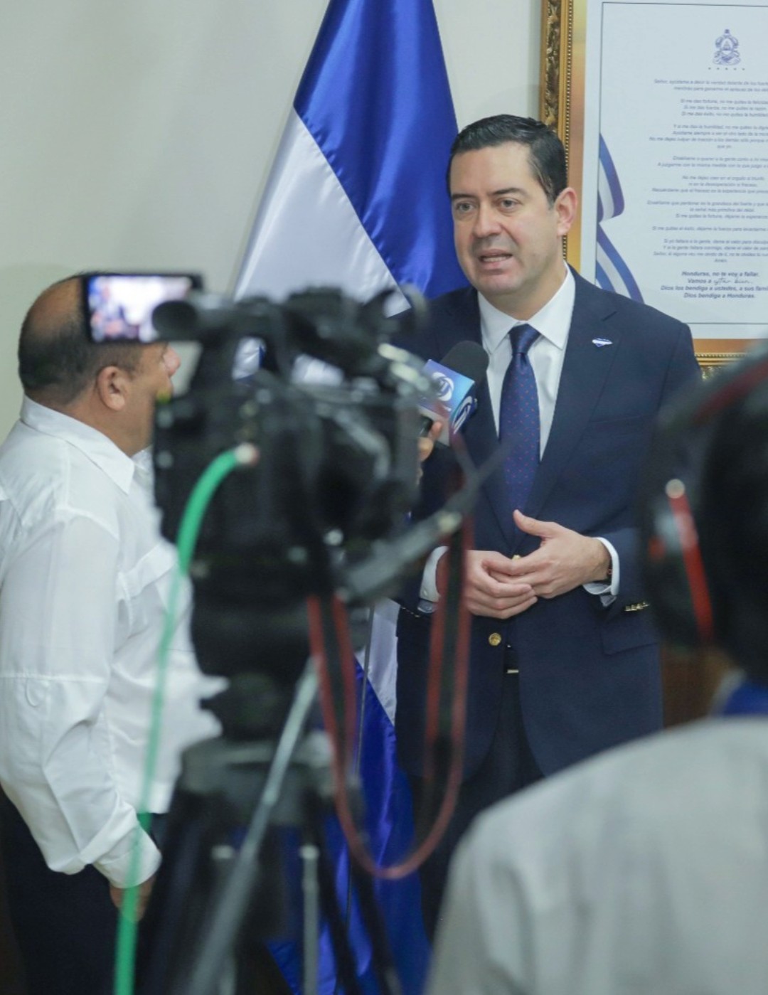 Emilio Hernández Hércules, ministro de Finanzas, optará por sostener una reunión bilateral con Anabel González, vicepresidenta del BID.