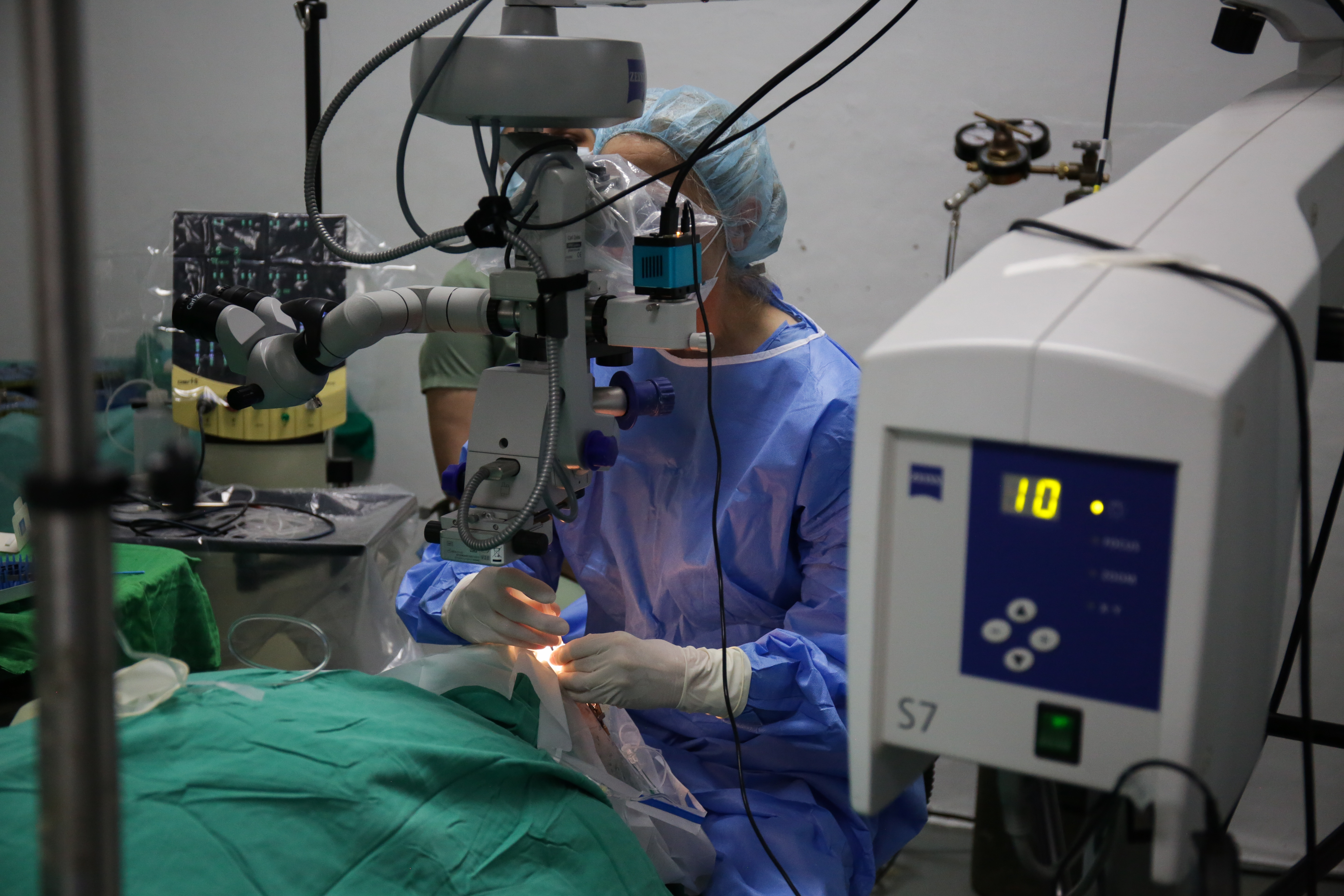 Cirugía de glaucoma en Hospial San Felipe.