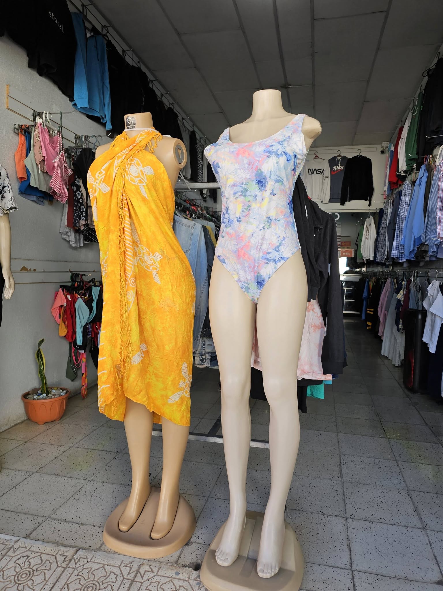 Sesal aclaró que las tiendas de ropa usada no requieren una licencia sanitaria para operar.