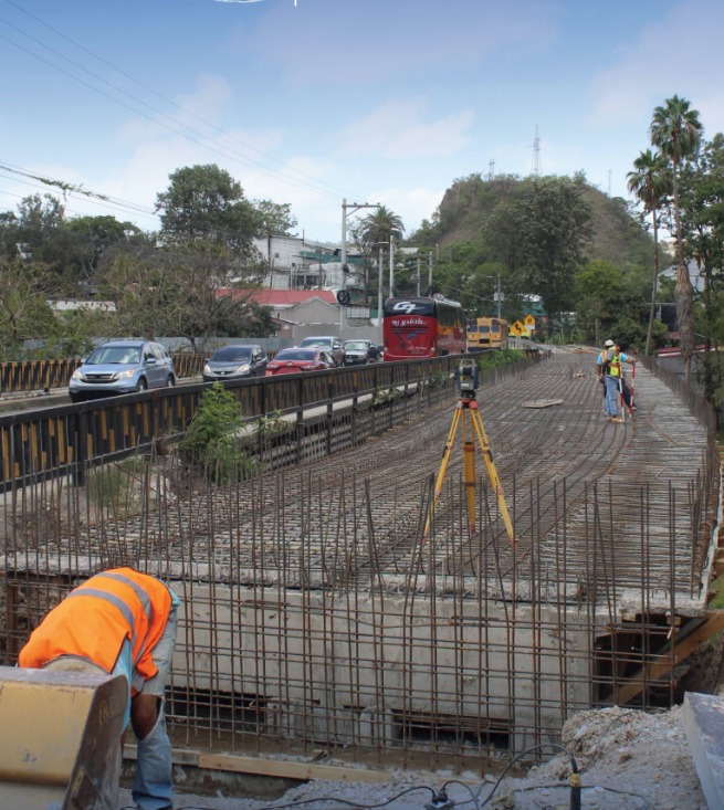 Dicha construcción está siendo supervisada para beneficio de la población.