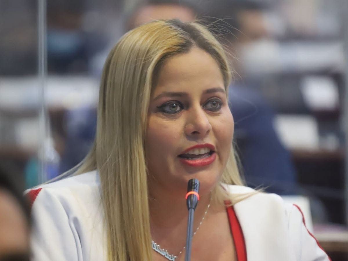 Katia Crivelli manifestó que buscaba una conciliación y una disculpa pública antes de continuar con el proceso.