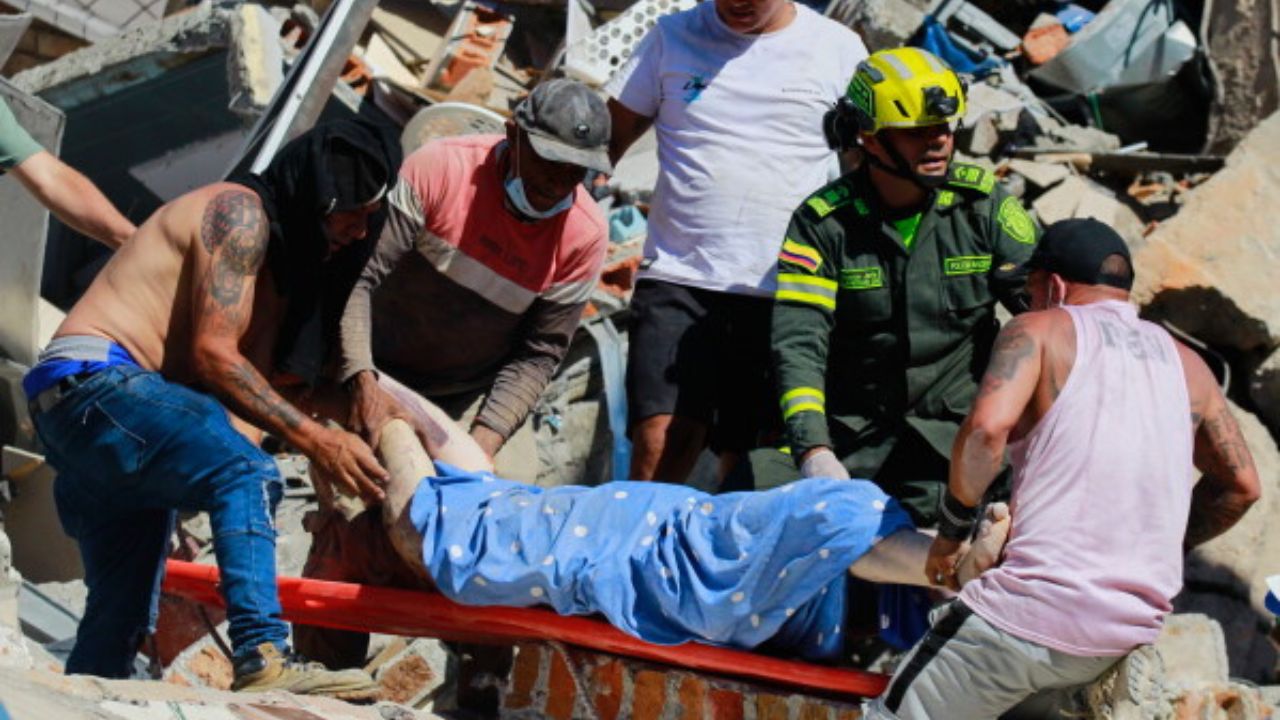 Terremoto en Colombia deja 294 muertos y 320 desaparecidos tras devastador sismo