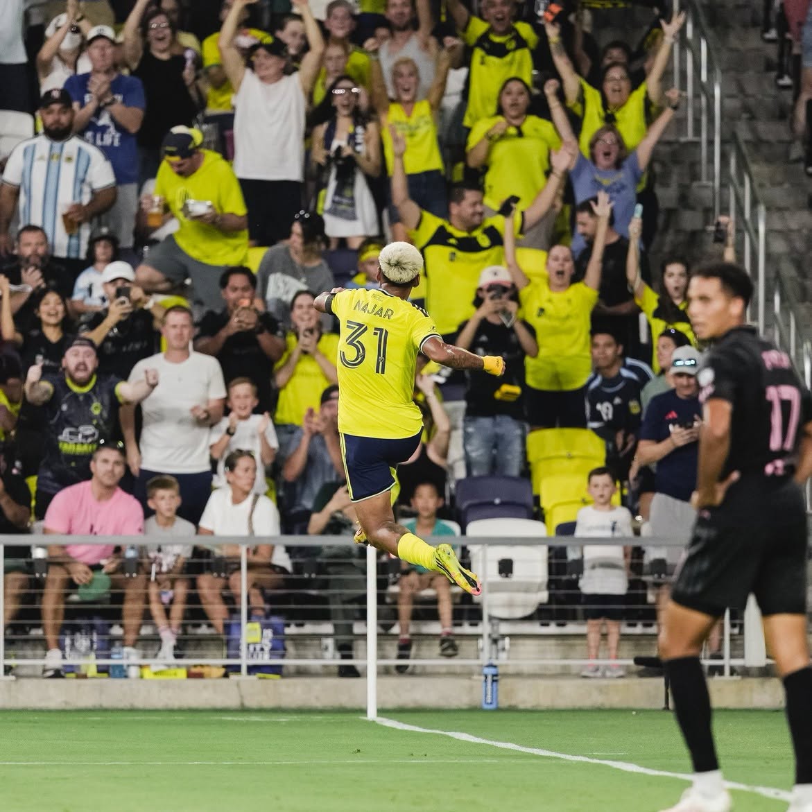 Andy Nájar abrió el marcador ante el Inter Miami, donde el Nashville obtuvo su victoria.
