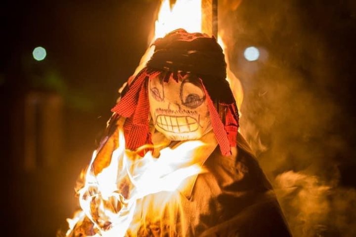 quemar-el-viejo-en-yucatan-una-antigua-tradicion-que-ahora-esta-prohibida-thumb.jpg