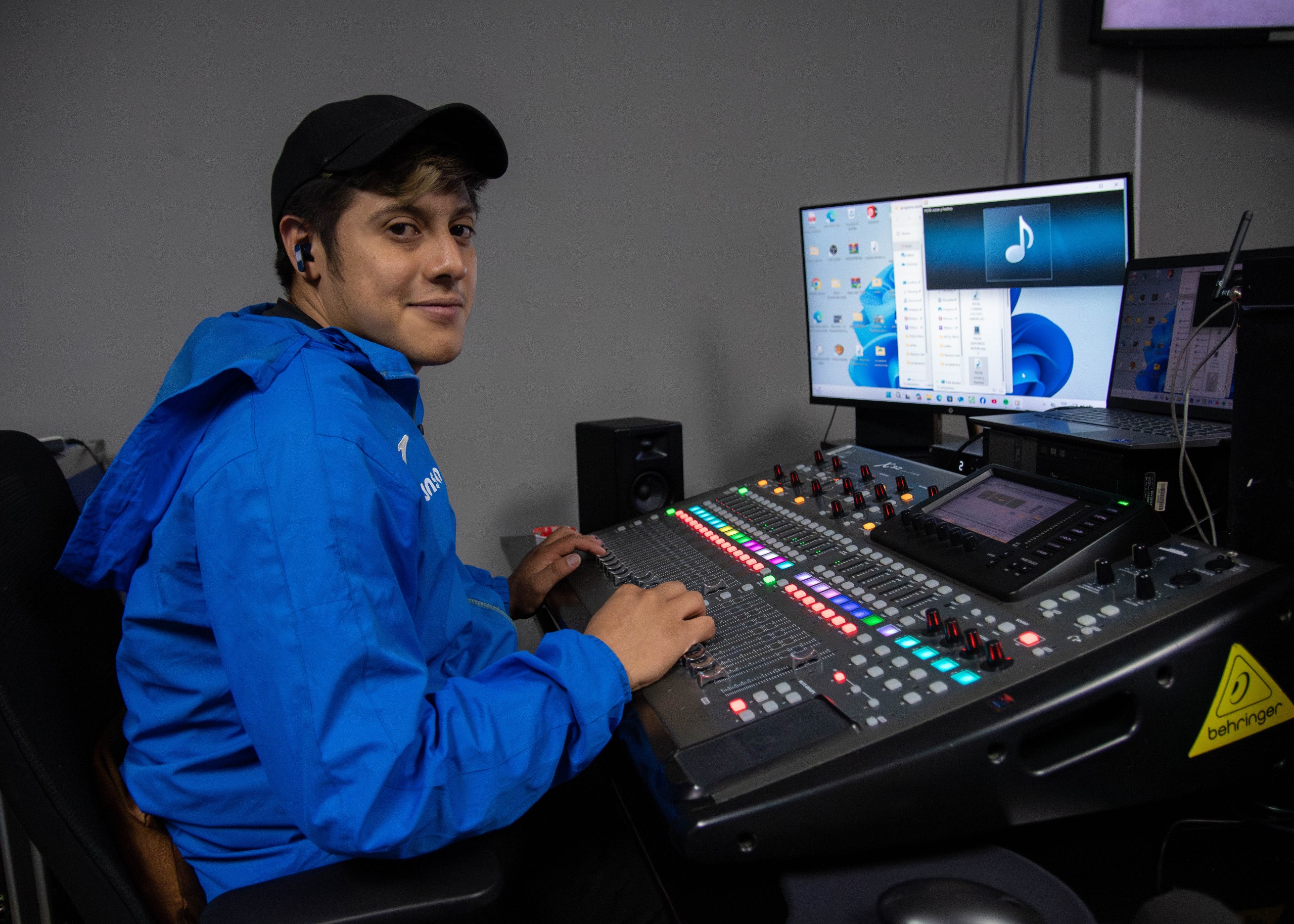 Leonardo Murillo, operador de audio