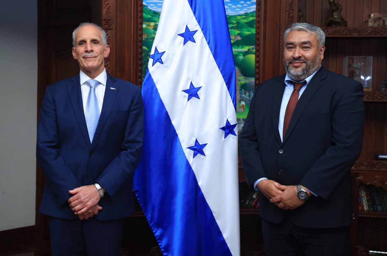 El gobierno de Asfura ratificó su compromiso con los sectores agrícolas para fortalecer la exportación del aguacate.