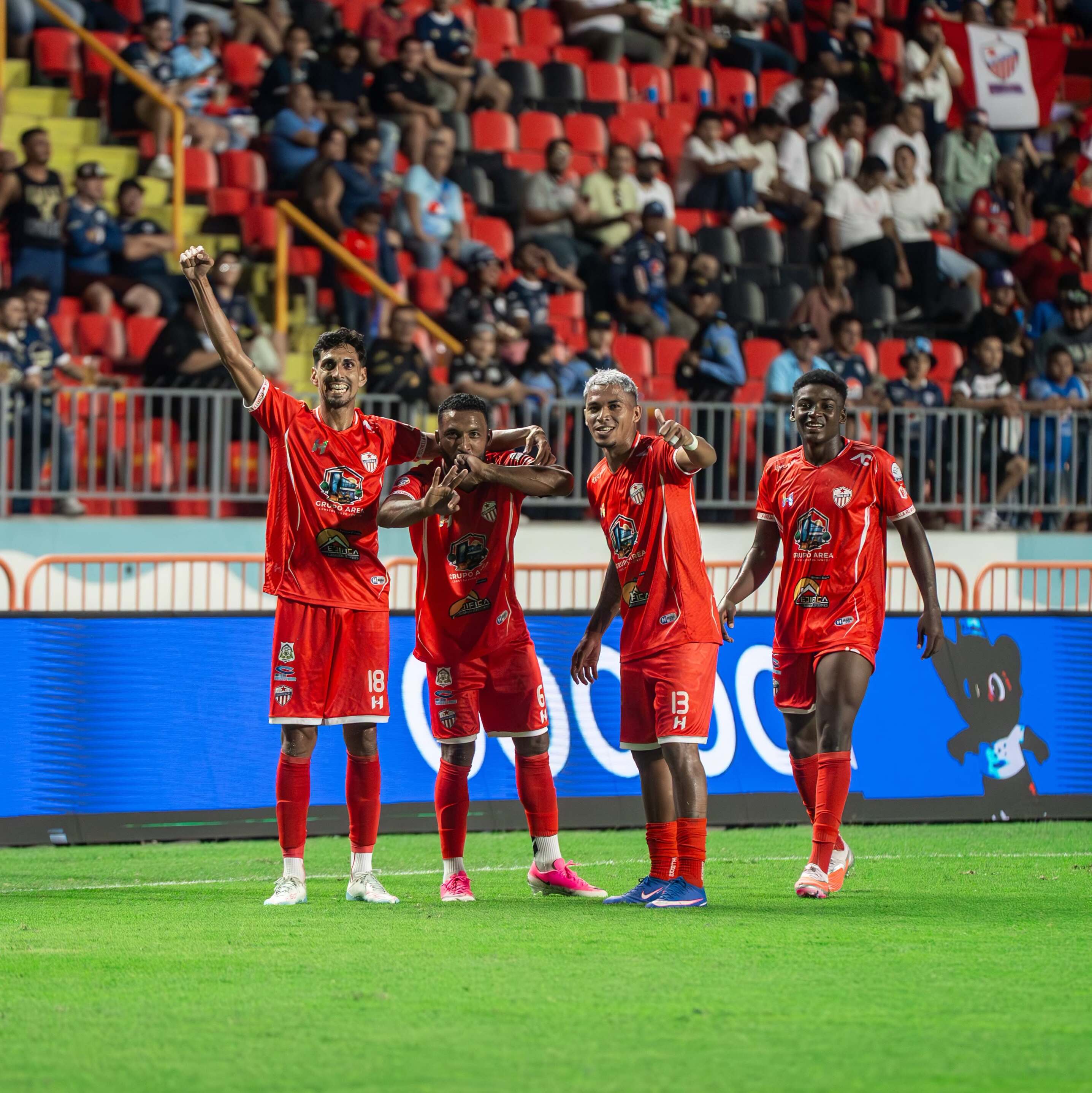 Este sábado Estrella Roja enfrenta a Juticalpa.