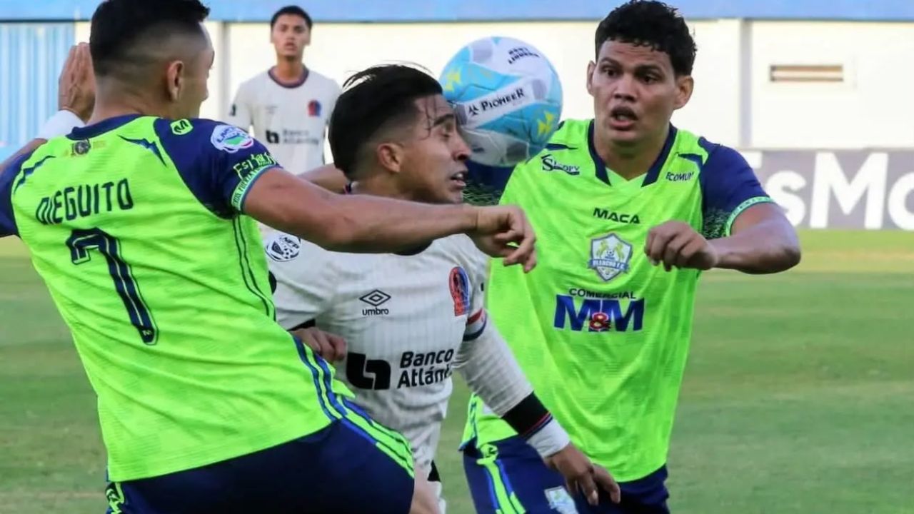Olimpia rescata el invicto con agónico empate ante Olancho FC en Juticalpa