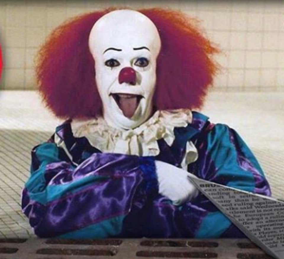 Tim Curry hizo el icónico papel de Pennywise.