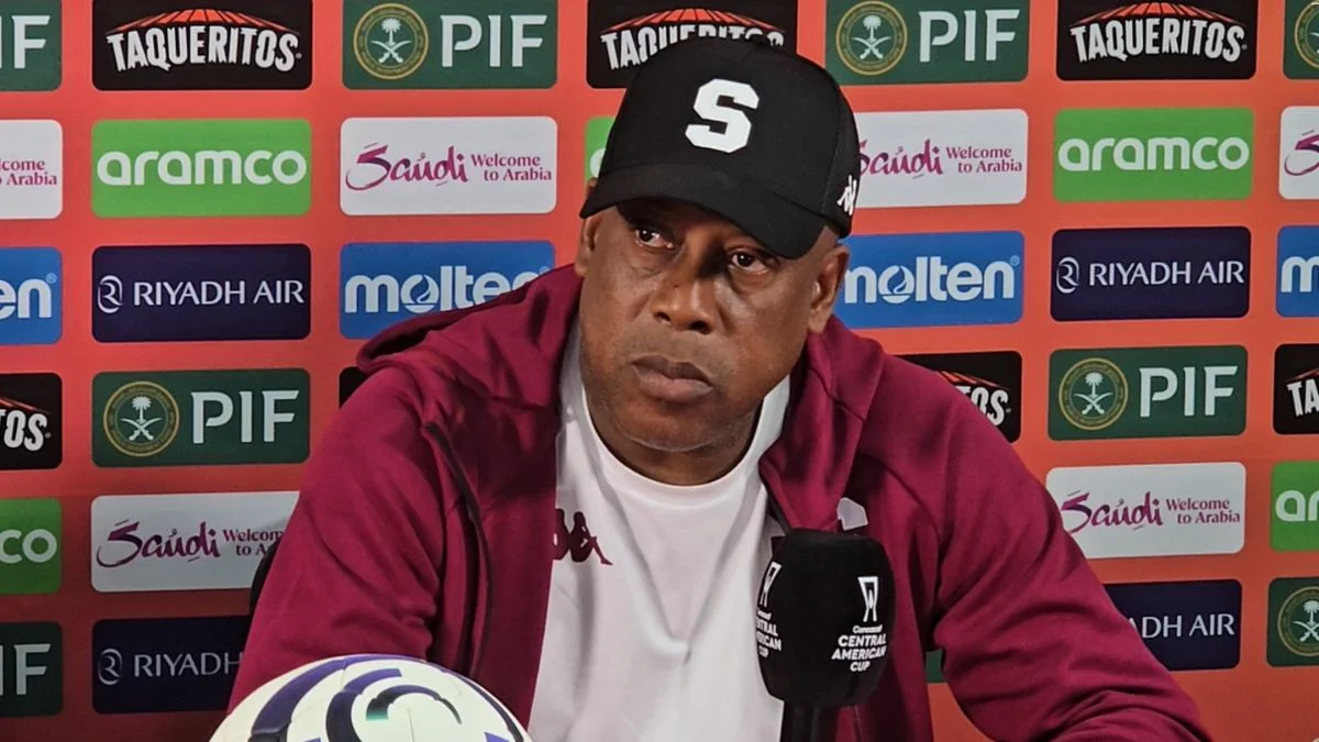 Hernán Medford técnico del Saprissa.