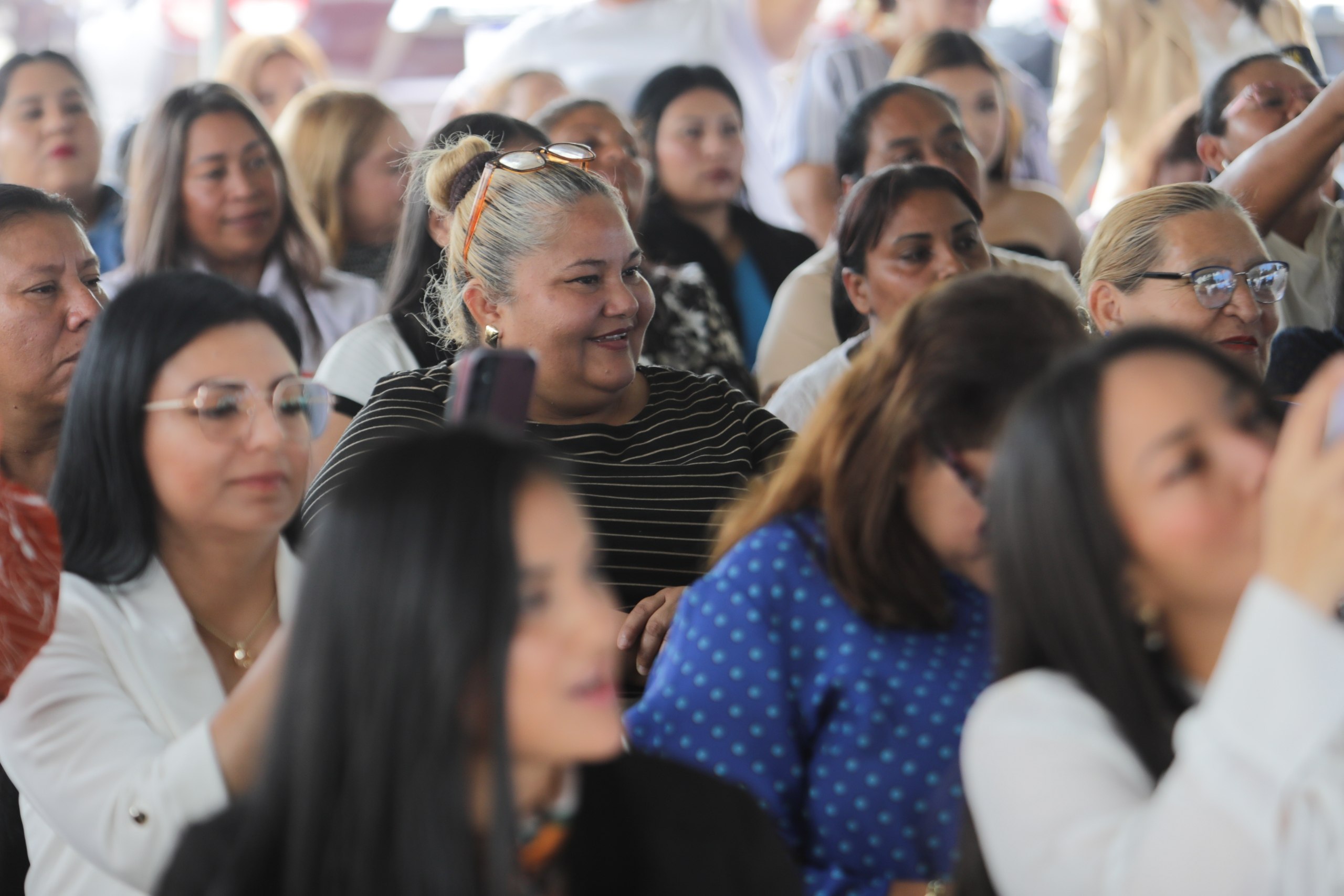 Las participantes recibirán formación en negocios, atención al cliente, finanzas y costos para fortalecer sus emprendimientos.