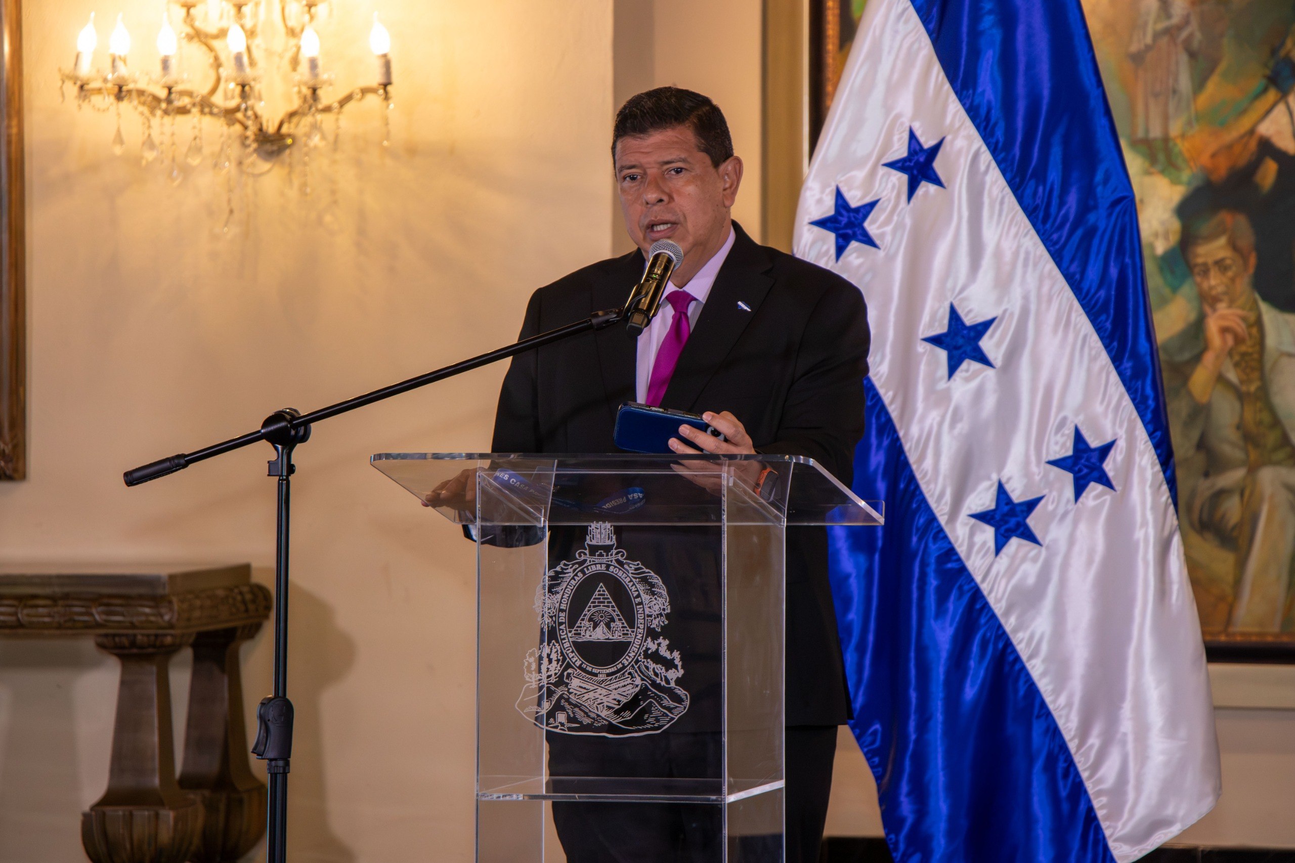 El ministro de Comunicaciones, Héctor Ordóñez, explicó que las labores actuales en el Caribe hondureño son exclusivamente de carácter técnico.