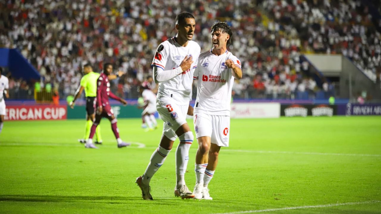 Olimpia en los cuartos de final se enfrenta a el club Luis Ángel Firpo.