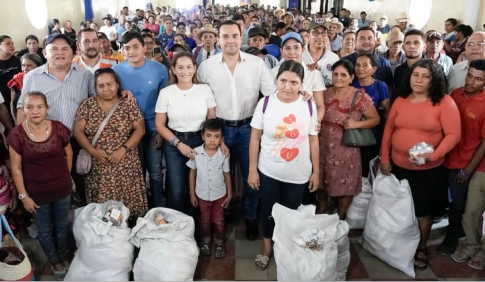 Familias reciben alimentos ante pérdidas agrícolas en el sur de Honduras