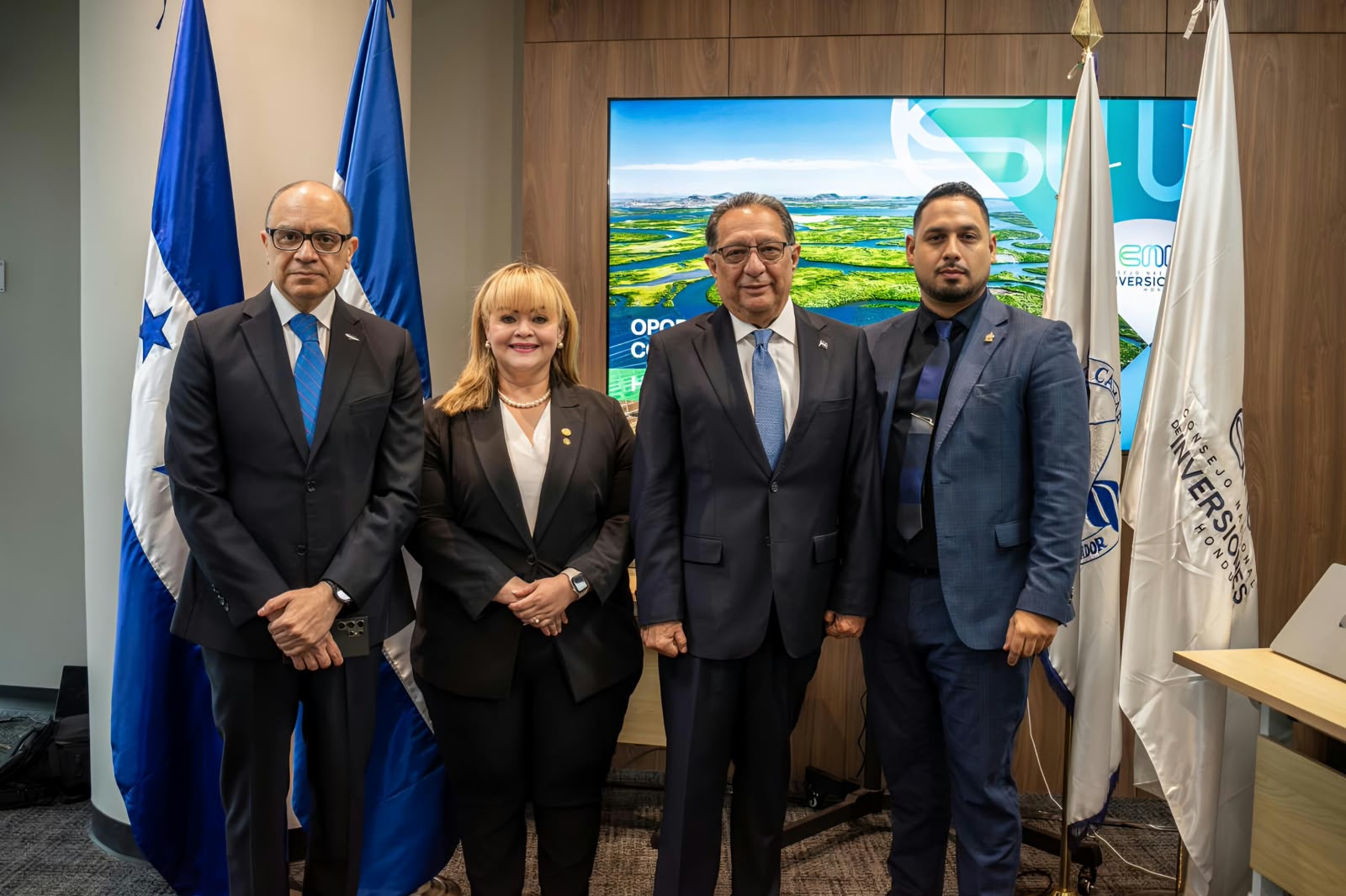 Empresas hondureñas y salvadoreñas sostuvieron una reunión para inversión.