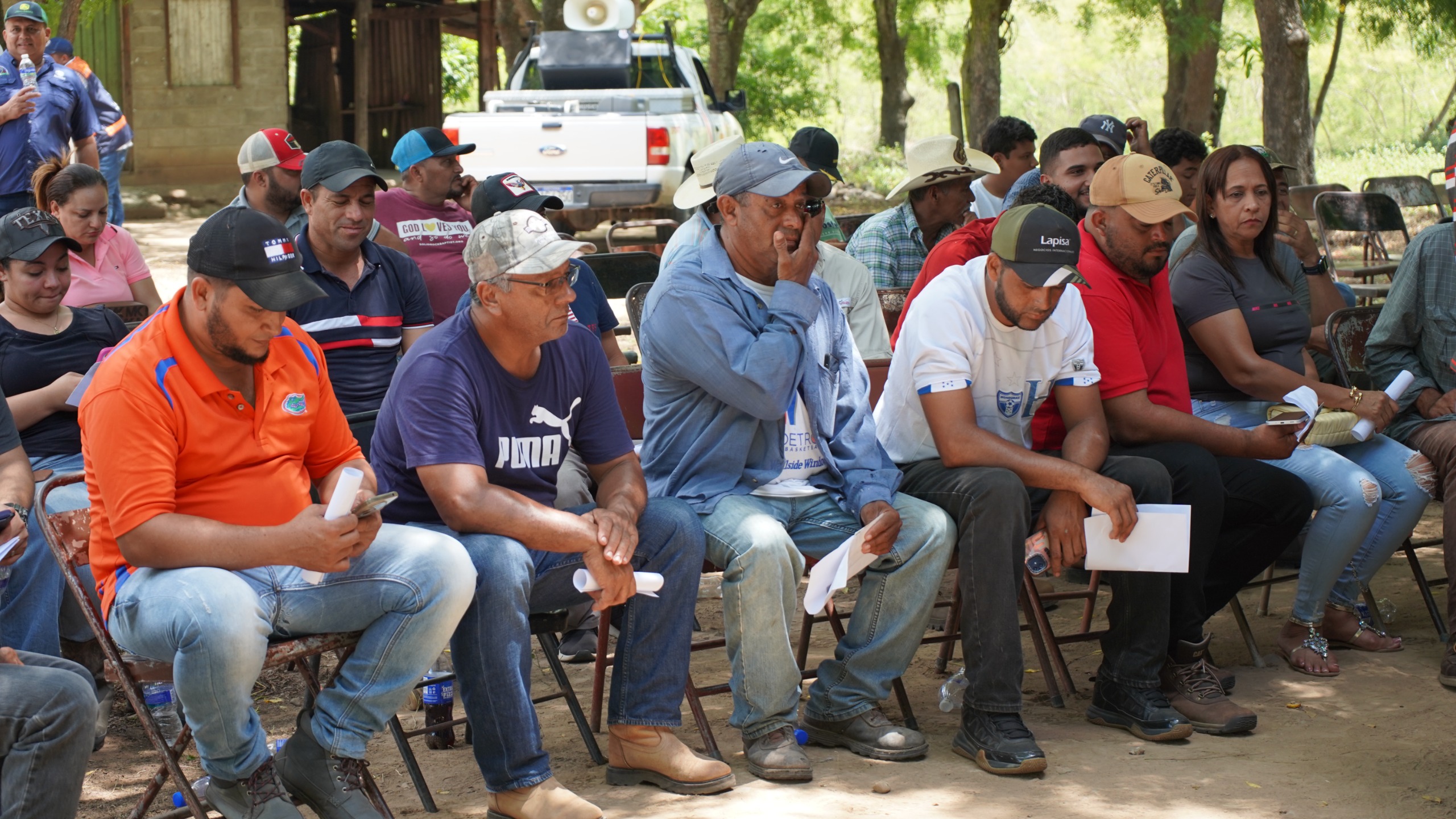 SAG entrega ensilaje a ganaderos de Olanchito afectados por la sequía
