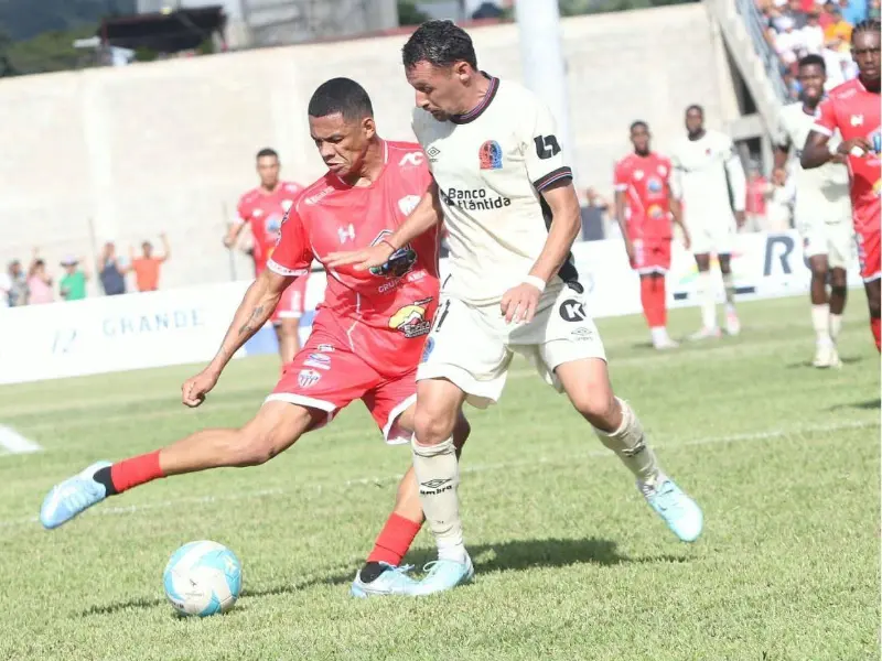 Estrella Roja 2-2 Olimpia.