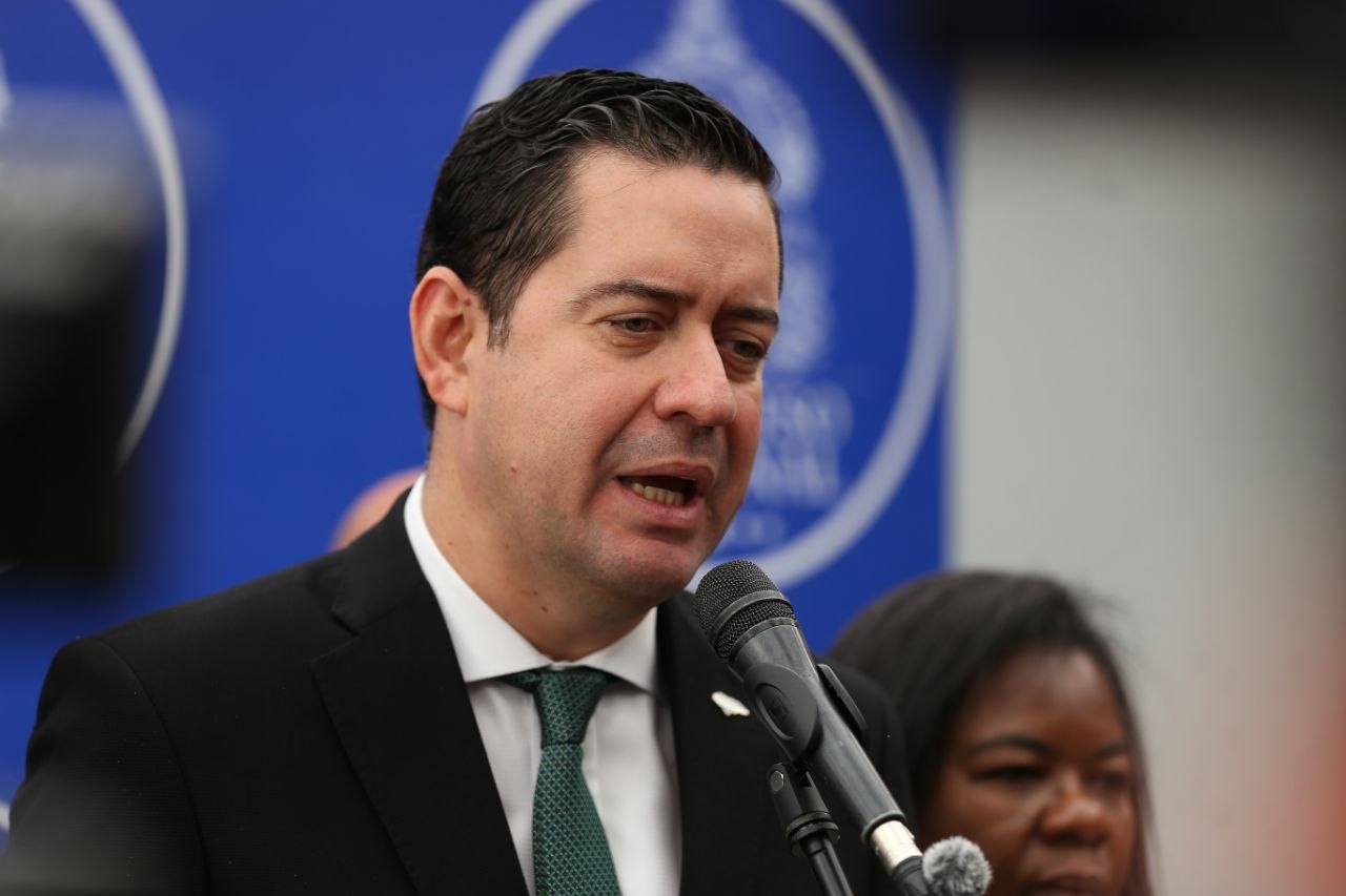 ministro de Finanzas, Emilio Hernández Hércules