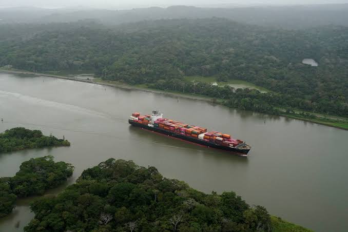 Fenómeno de El Niño obliga al Canal de Panamá a reducir el paso de barcos