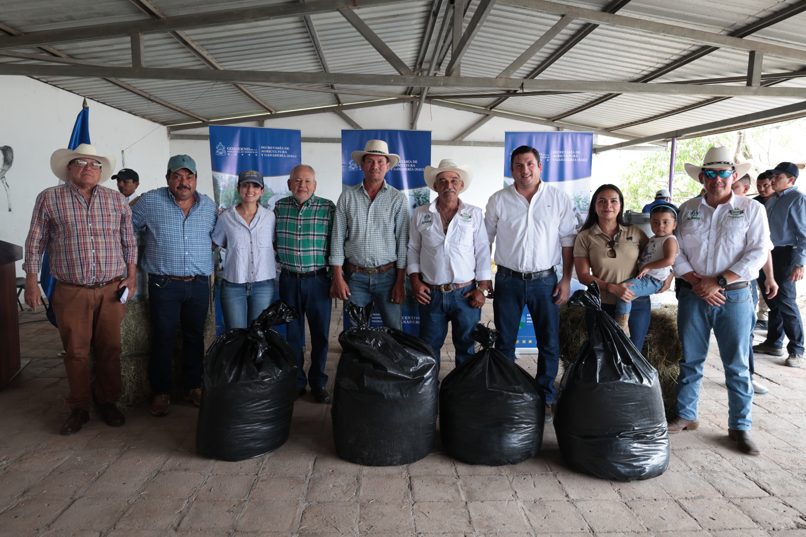 Ayuda tambien llega a llegan a Choluteca y Valle