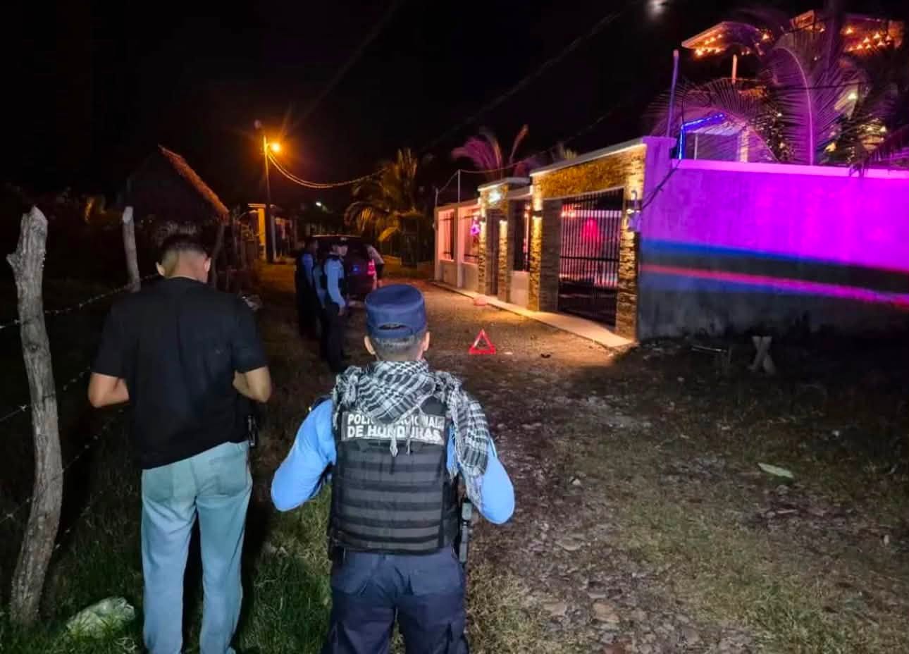 Policía Nacional ejecuta 4 allanamientos simultáneos en Atlántida,