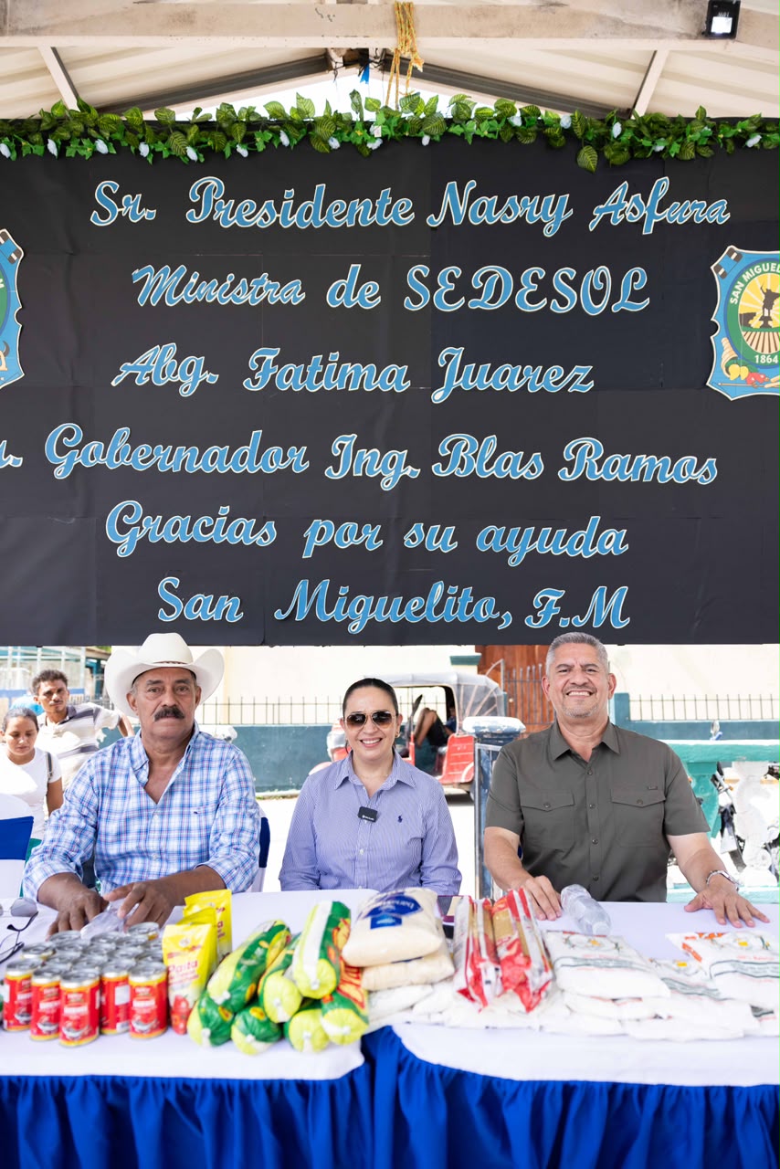 Alrededor de 300 familias del municipio de San Miguelito obtuvieron la donación de los sacos de alimento.