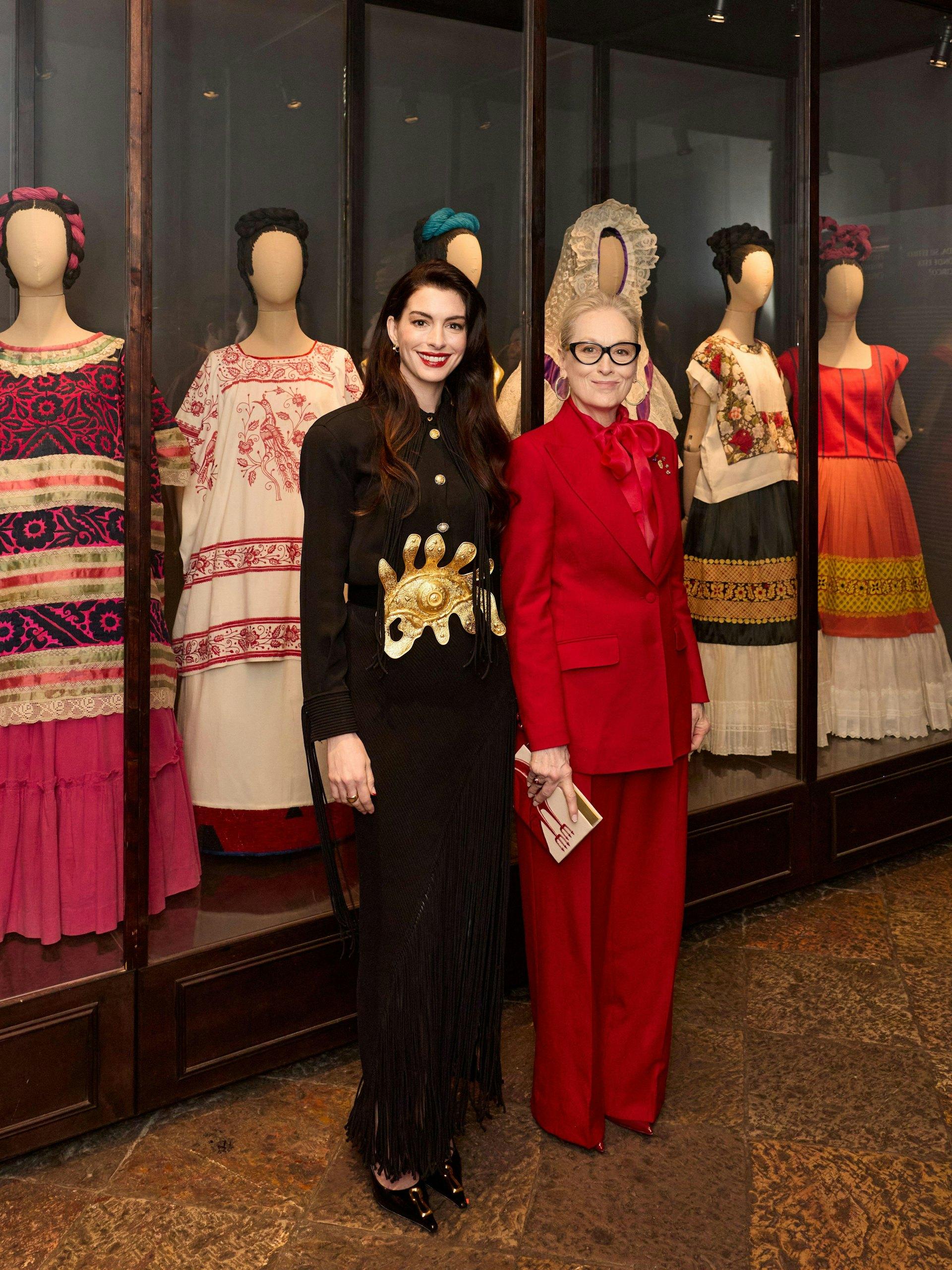 Meryl Streep y Anne Hathaway, protagonistas de ‘The Devil Wears Prada 2’, representan el vínculo entre el cine y la moda que ahora llega al mundo del coleccioni