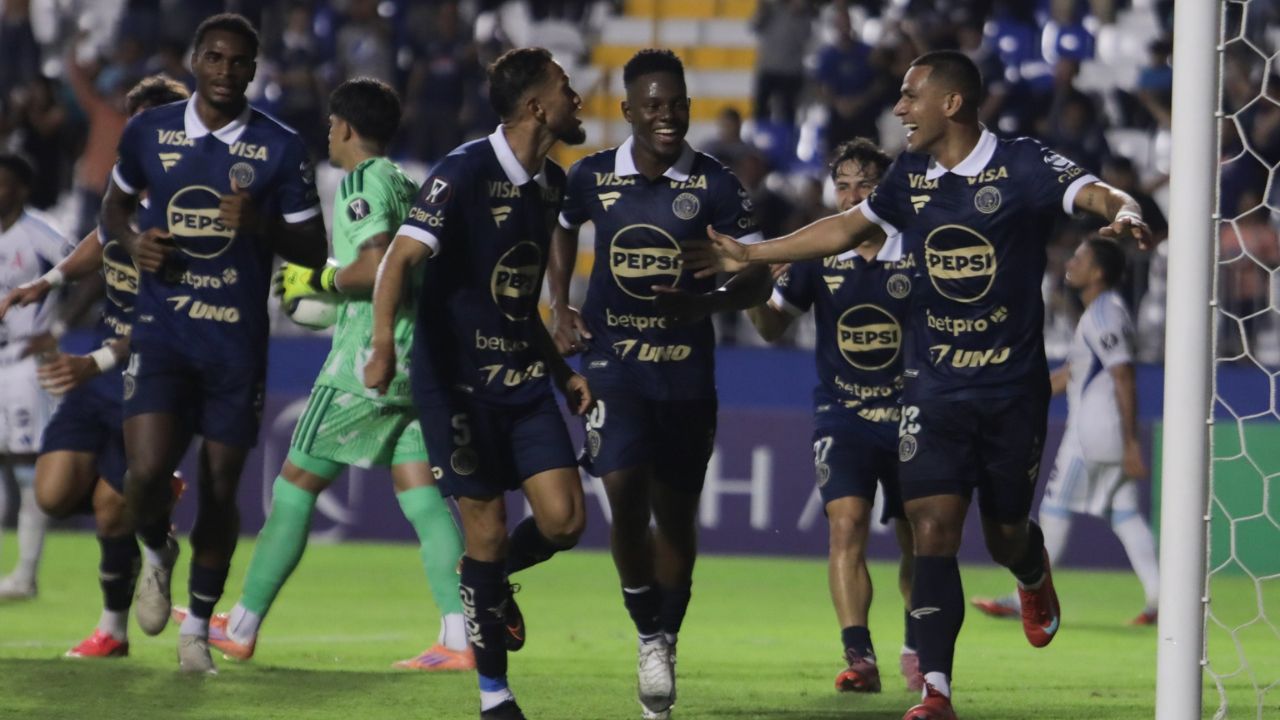 Motagua golea 3-0 al Alianza y pone un pie en las semifinales de Copa Centroamericana