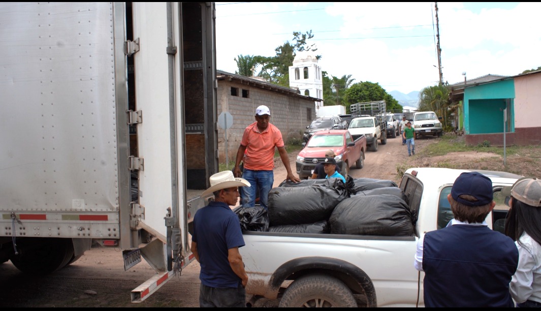 La entrega forma parte del Programa de Incentivo a la Producción Ganadera, que contempla asistencia técnica y otros recursos para los productores.