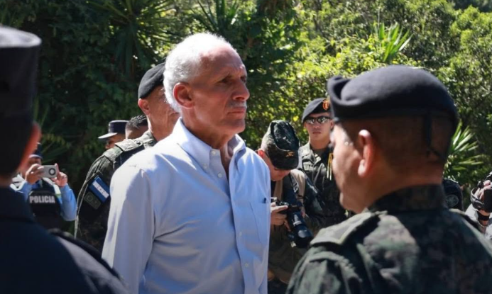 Miles de hondureños de Nahuaterique tendrán servicios públicos más cerca