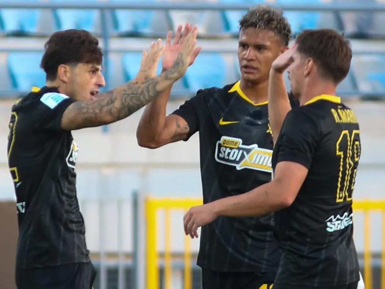 Kervin Arriaga tuvo actividad en la Superliga de Grecia