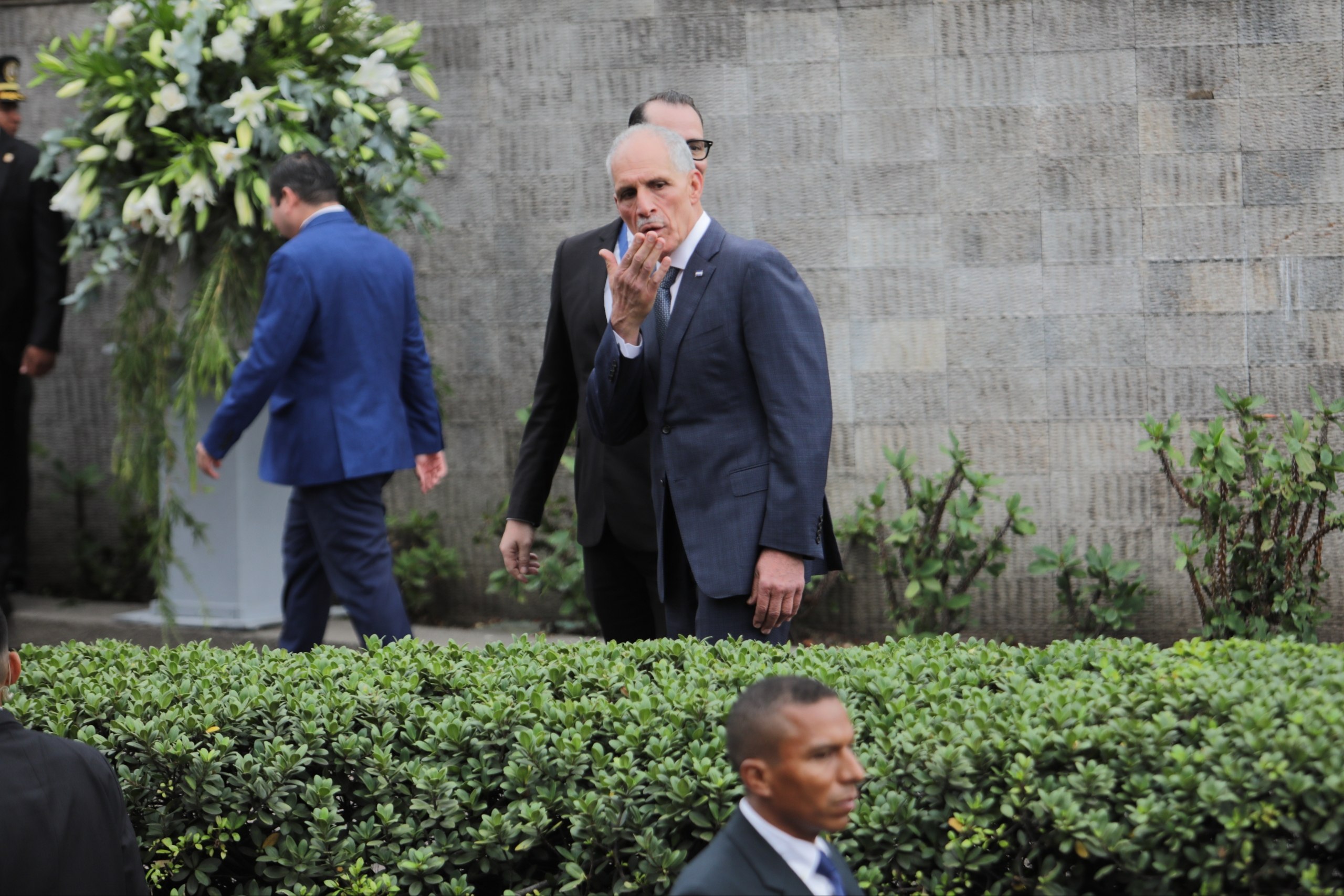 El presidente Asfura envió un beso a Floridalma tras pedir disculpas.