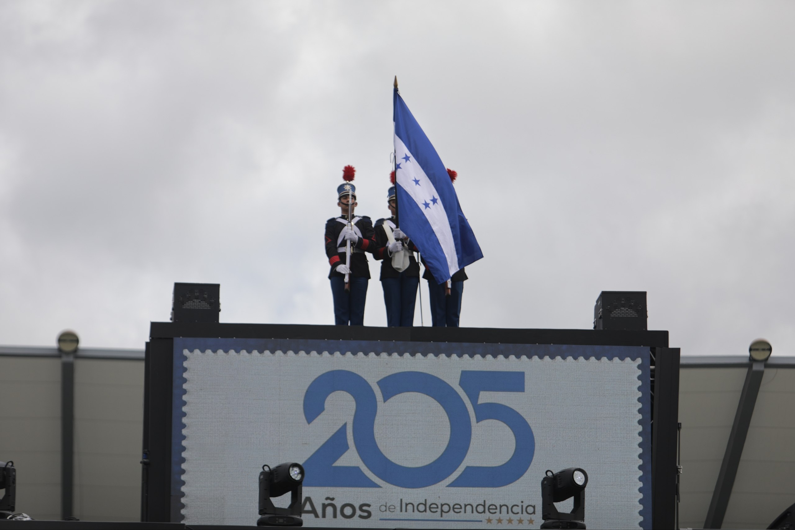 205 años de independencia.